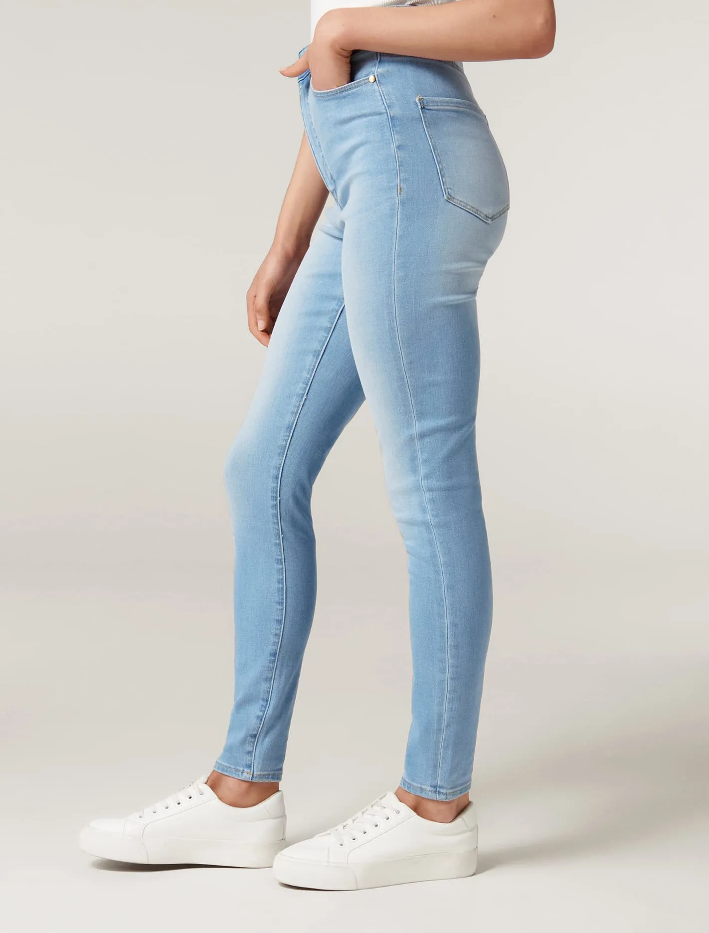 Bella High Rise Sculpting Jean