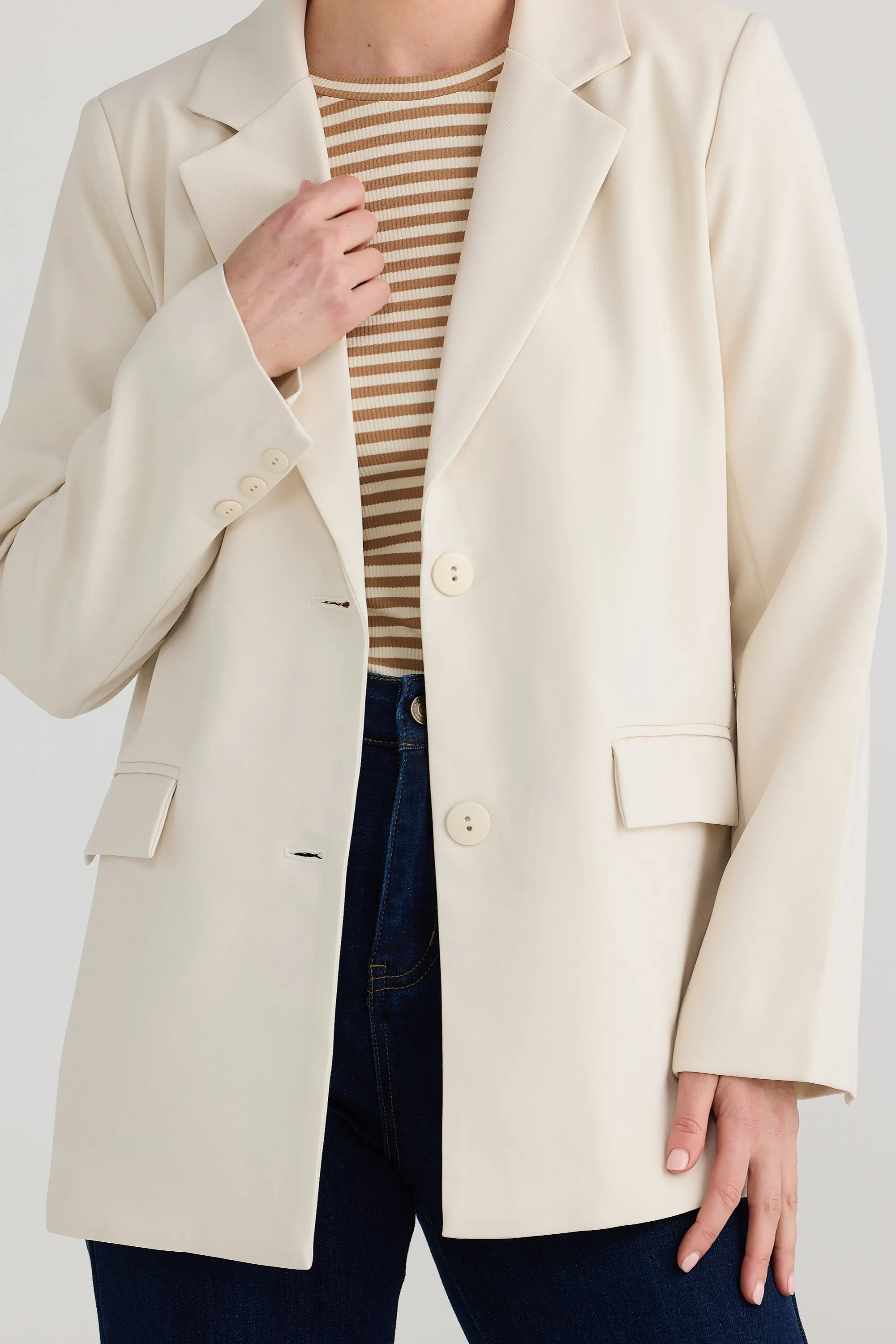 Core Relaxed Blazer - Almond