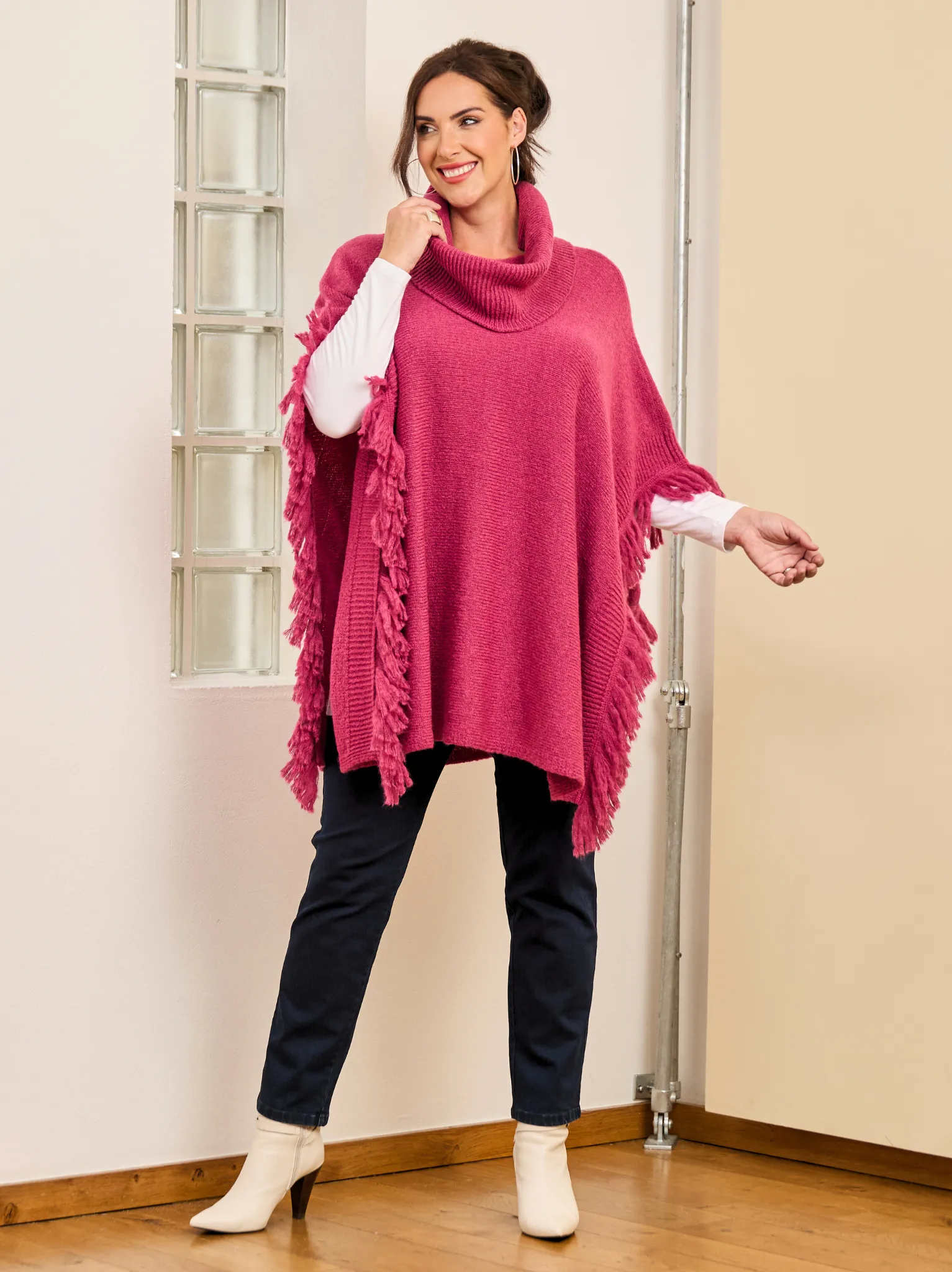 Indiana Fringed Poncho - Fuchsia