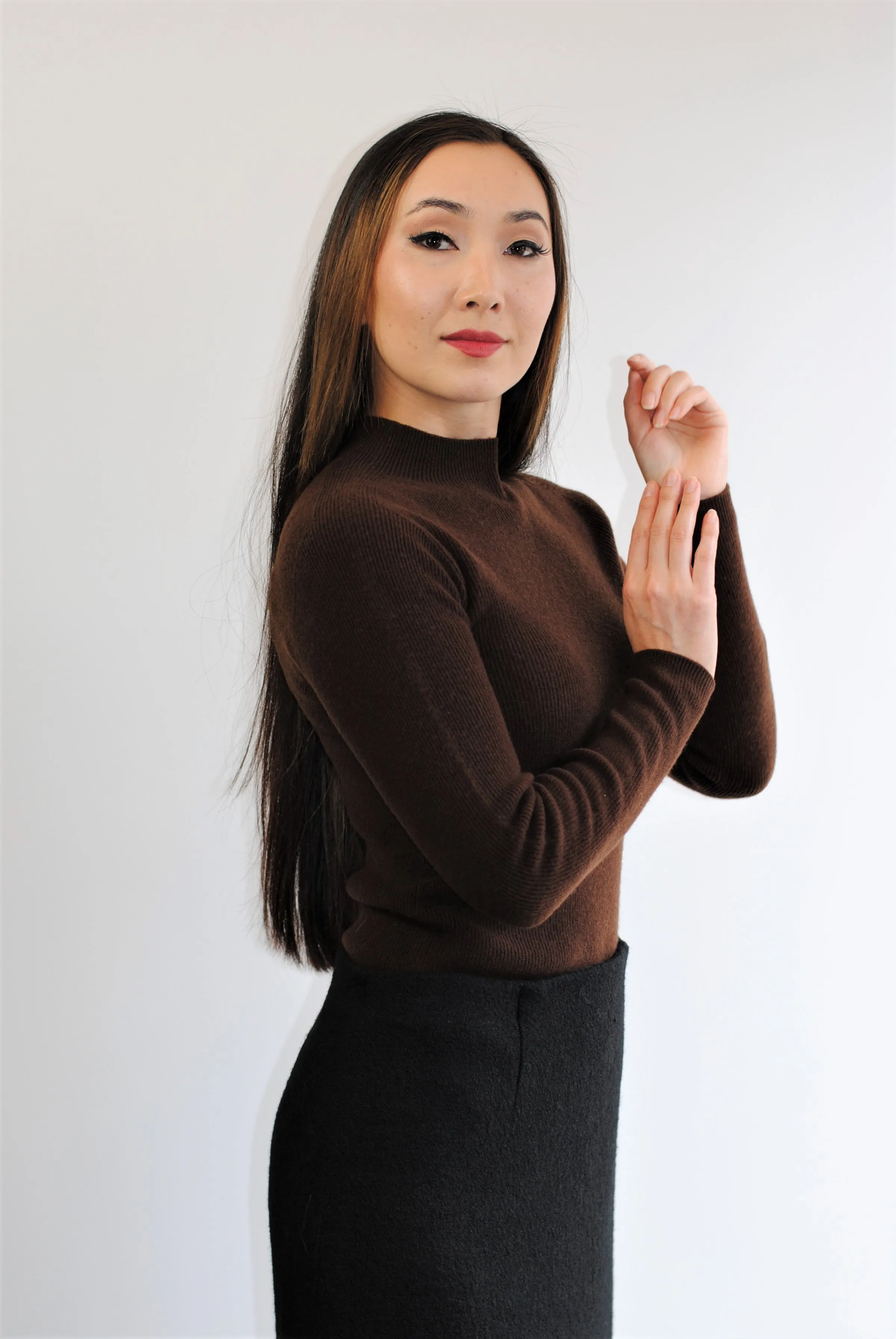 VIKA Lux Merino Wool Turtleneck Pullover Sweater