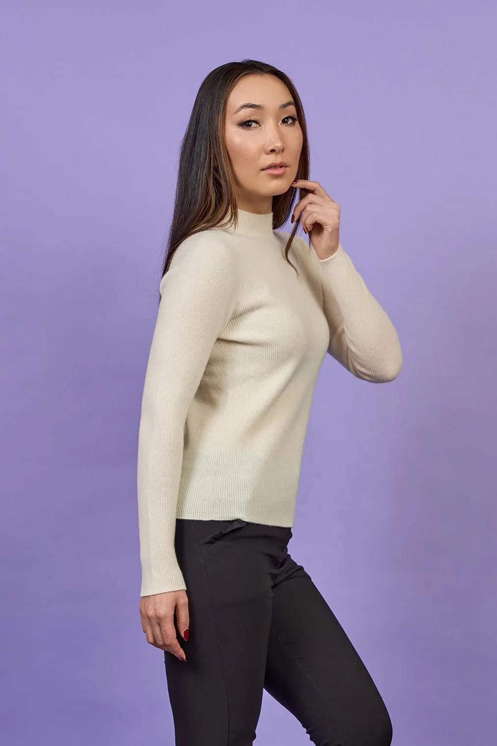 VIKA Lux Merino Wool Turtleneck Pullover Sweater